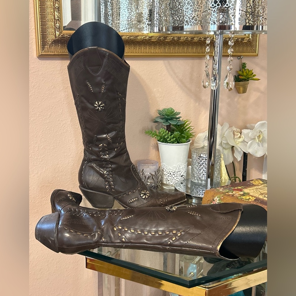 BCBG Cowgirl Chocolate Brown Leather Embellished Heeled Boots Size 9